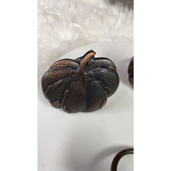 Pumpkin Napkin Rings Set of 4 Coppery Rustic Metal Fall Autumn About 2" x 2" - Picture 5 of 7